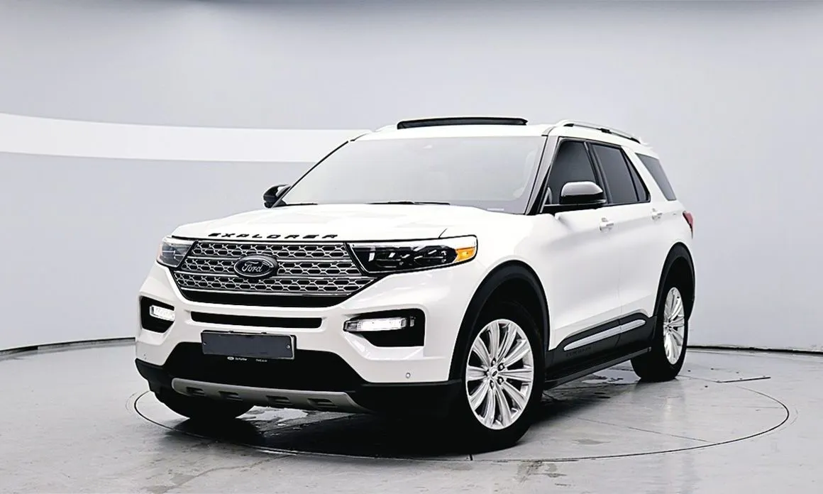 Ford Explorer — фото 1