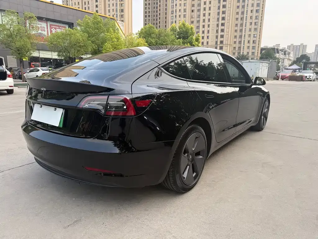 Tesla Model 3 — фото 3