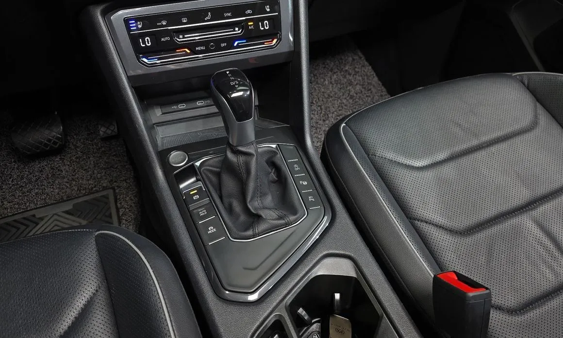 Volkswagen Tiguan — фото 10