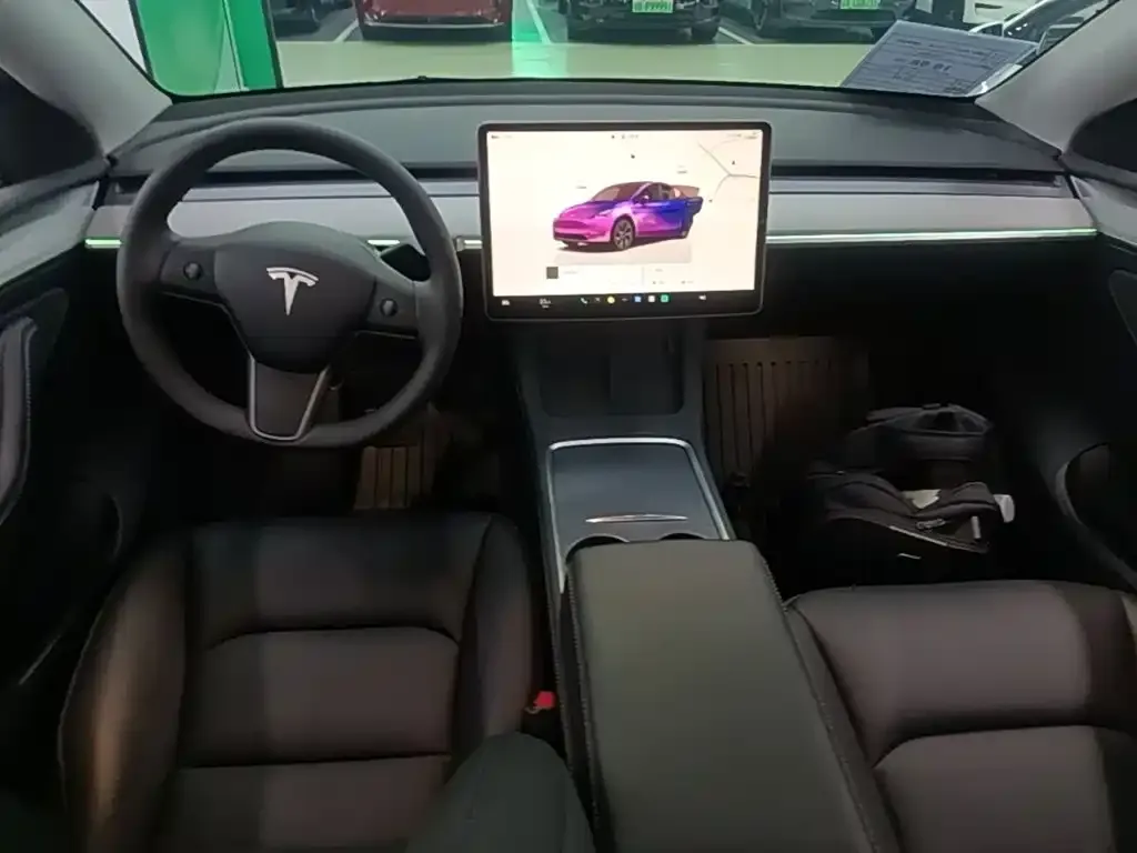 Tesla Model Y — фото 3