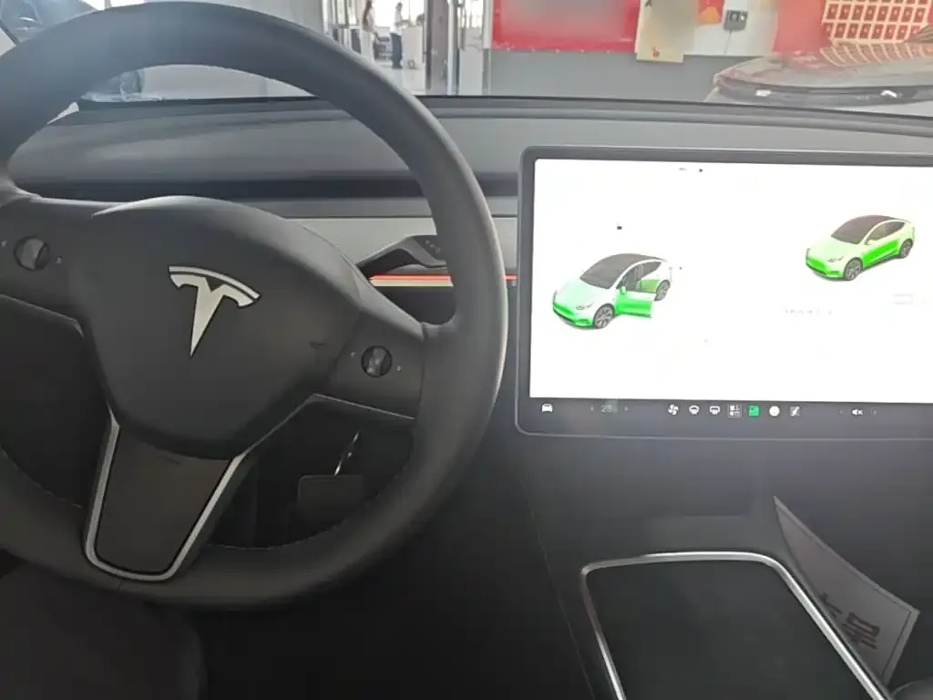 Tesla Model Y — фото 6