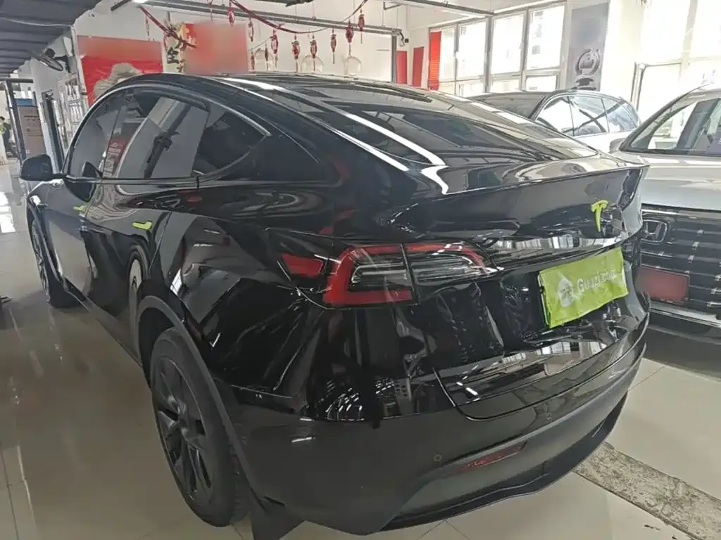 Tesla Model Y — фото 7