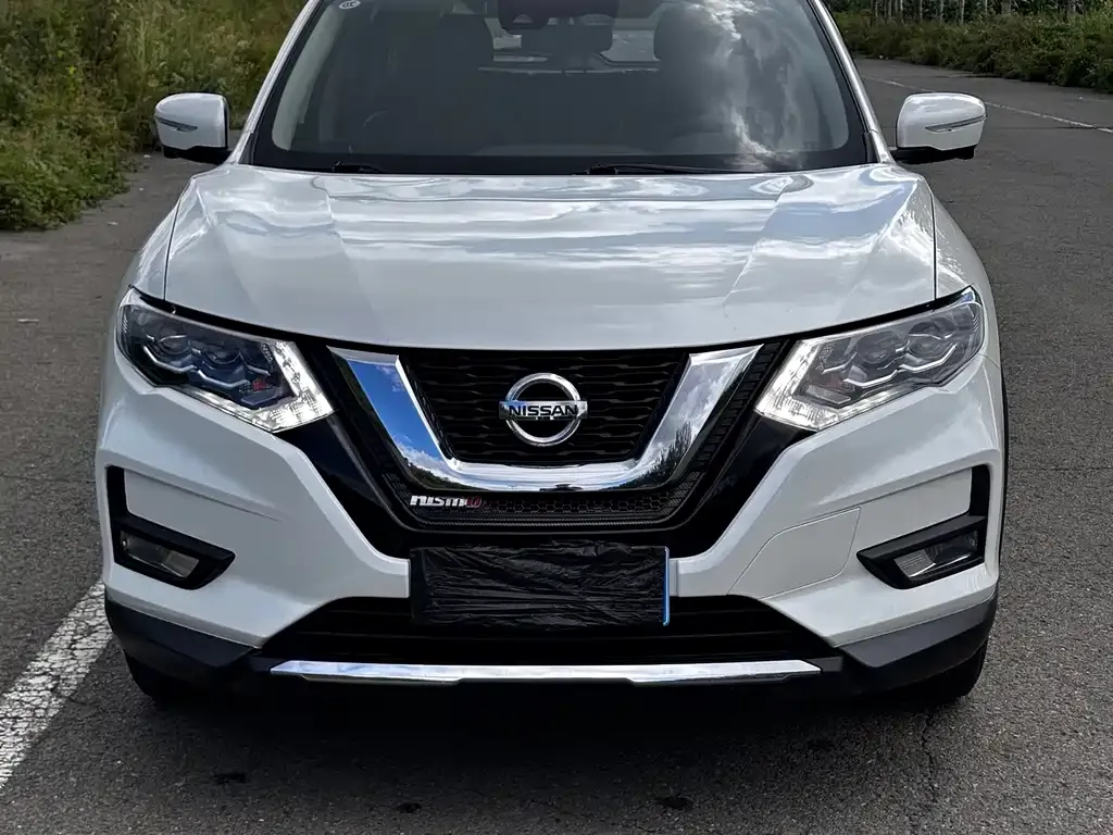 Nissan X-Trail — фото 1