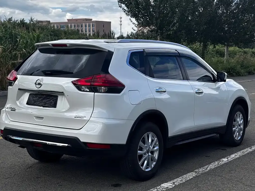 Nissan X-Trail — фото 4