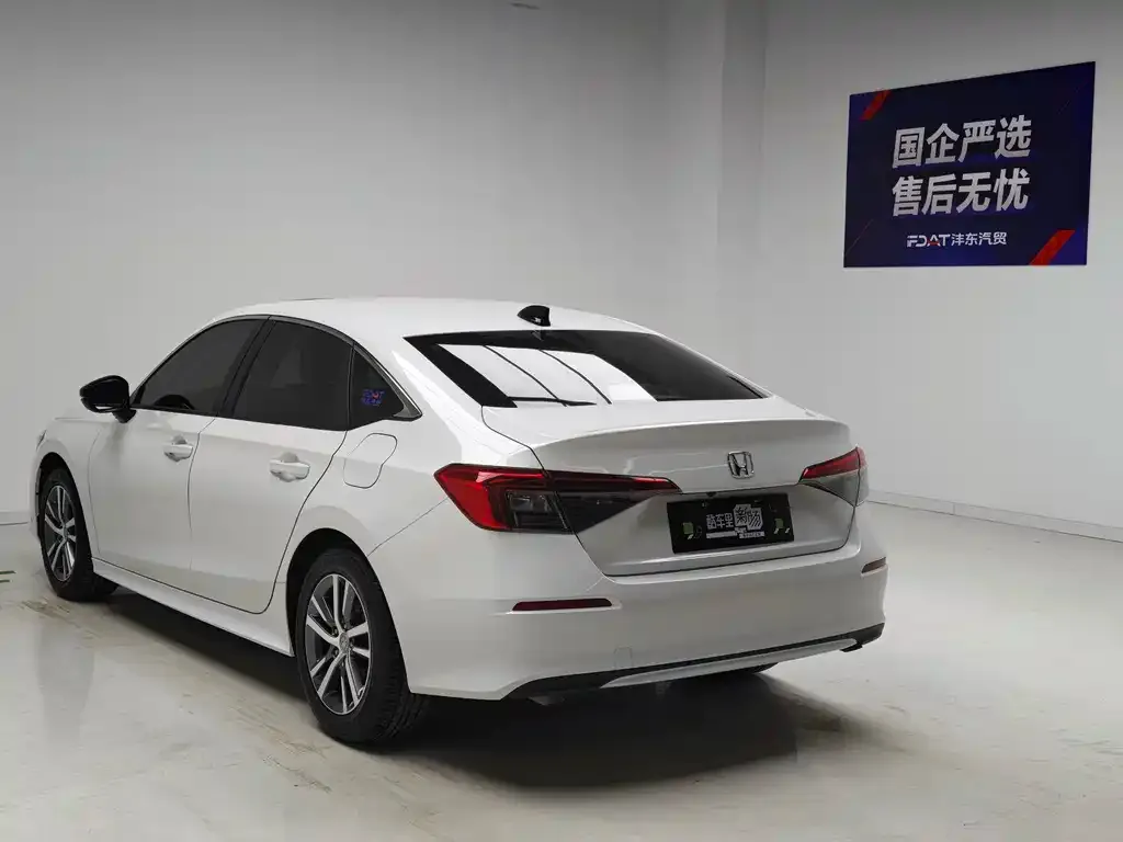 Honda Civic — фото 10