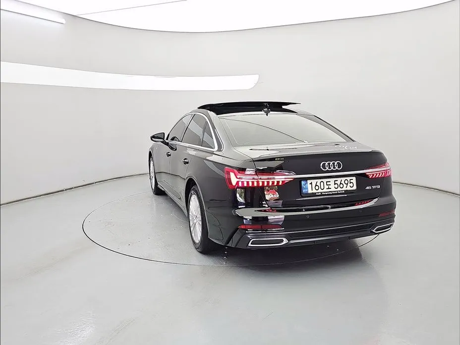 Audi A6 — фото 2