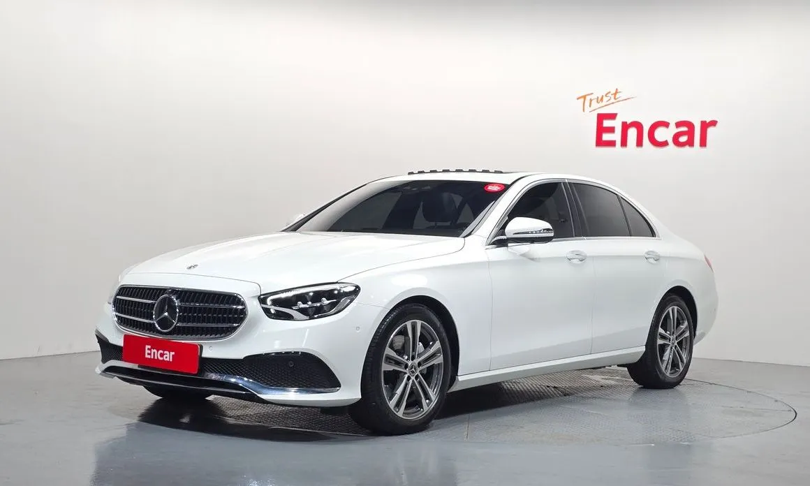 Mercedes-Benz E-Class — фото 1