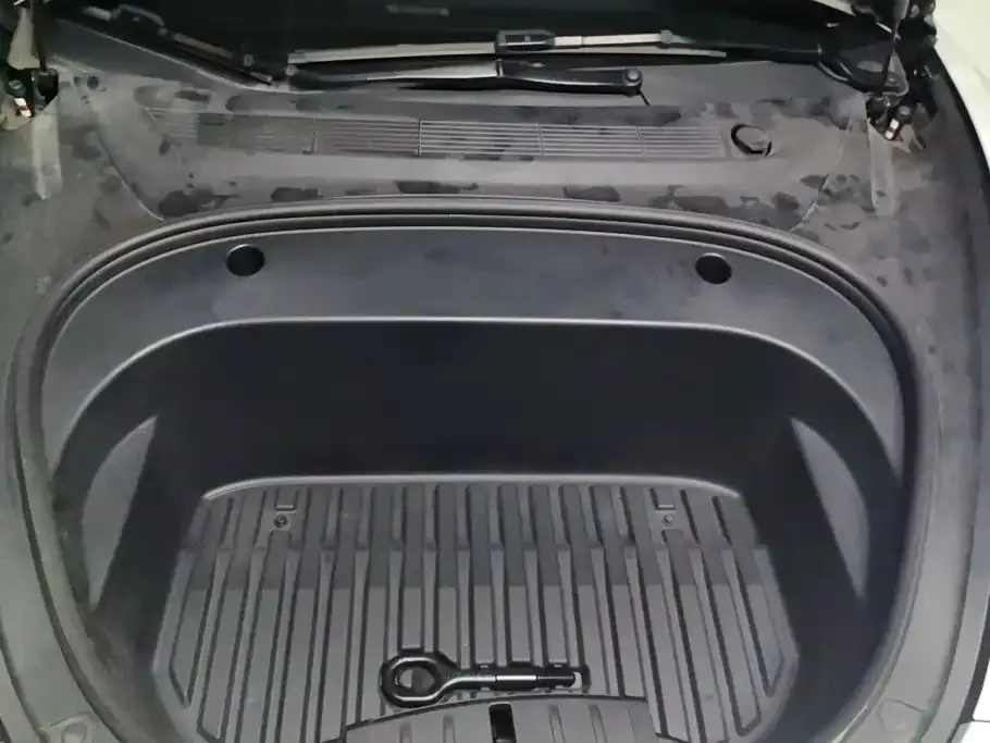 Tesla Model 3 — фото 4