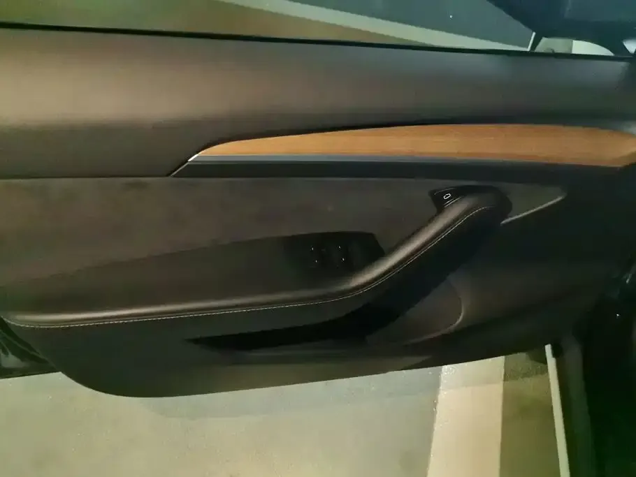 Tesla Model 3 — фото 8