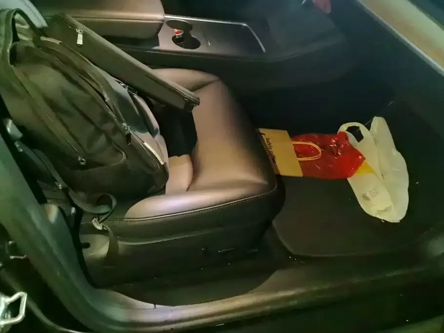 Tesla Model 3 — фото 3