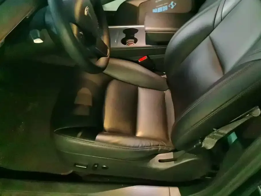 Tesla Model 3 — фото 2