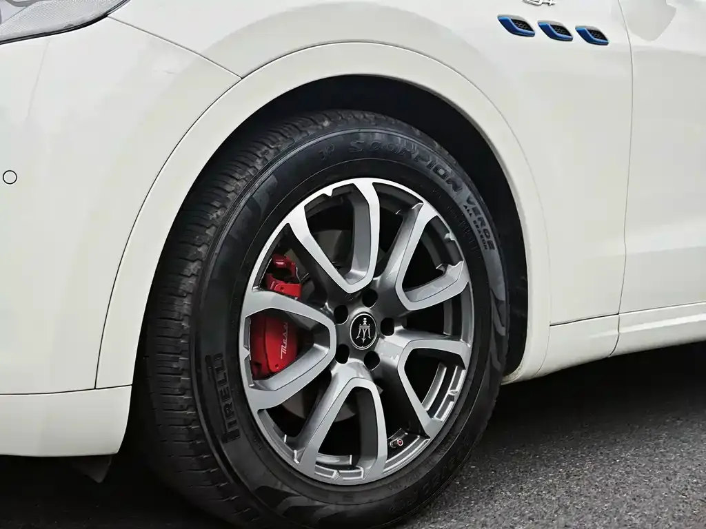 Maserati Levante — фото 2