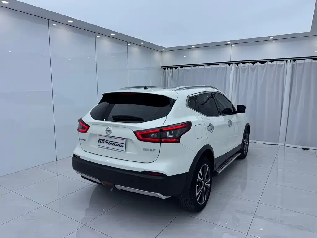 Nissan Qashqai — фото 5