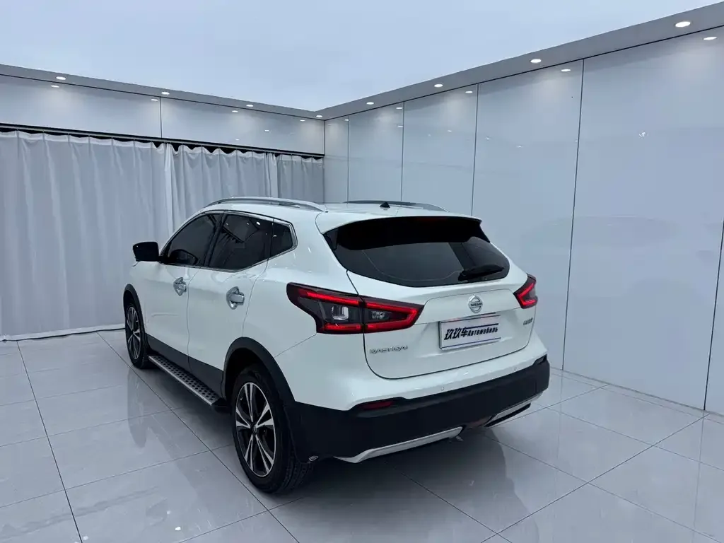 Nissan Qashqai — фото 10