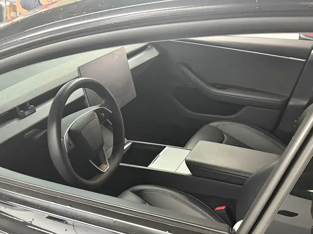 Tesla Model 3 — фото 8