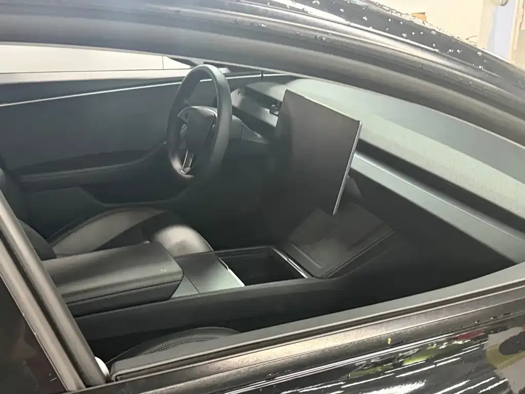 Tesla Model 3 — фото 10