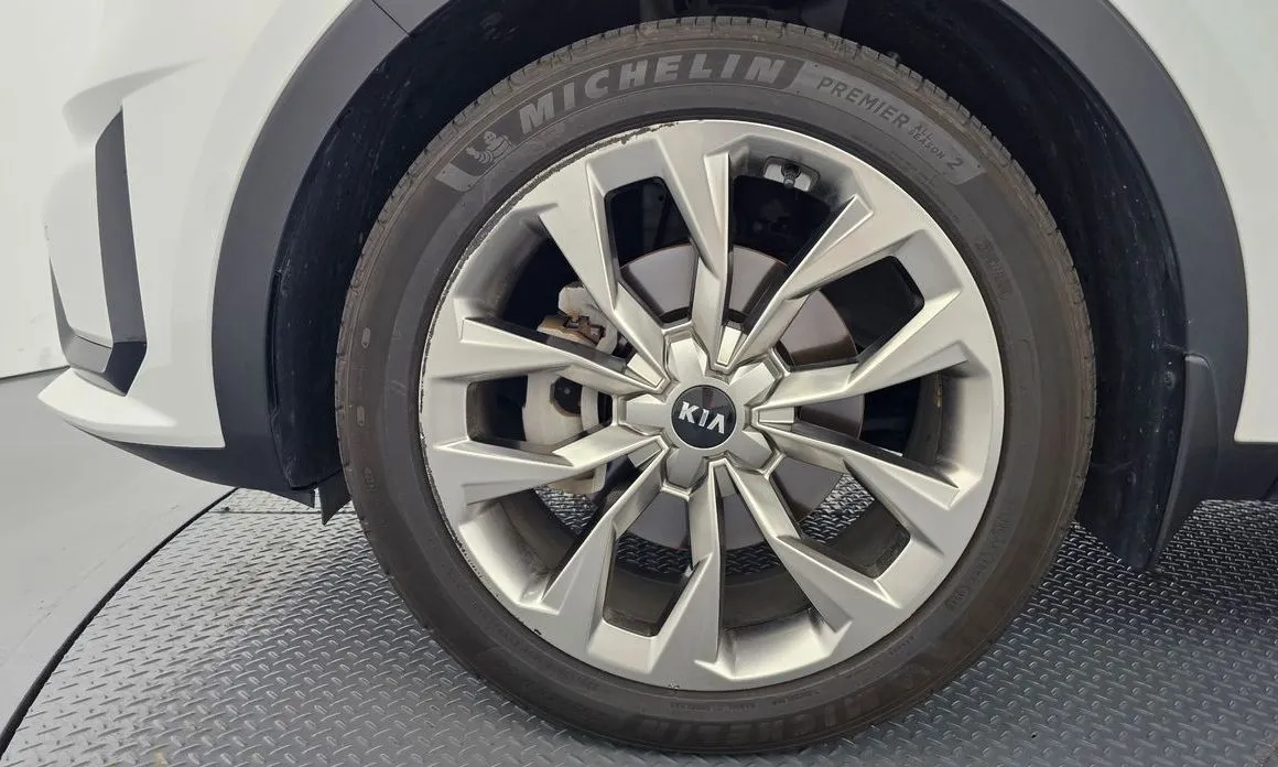 Kia Sorento — фото 9