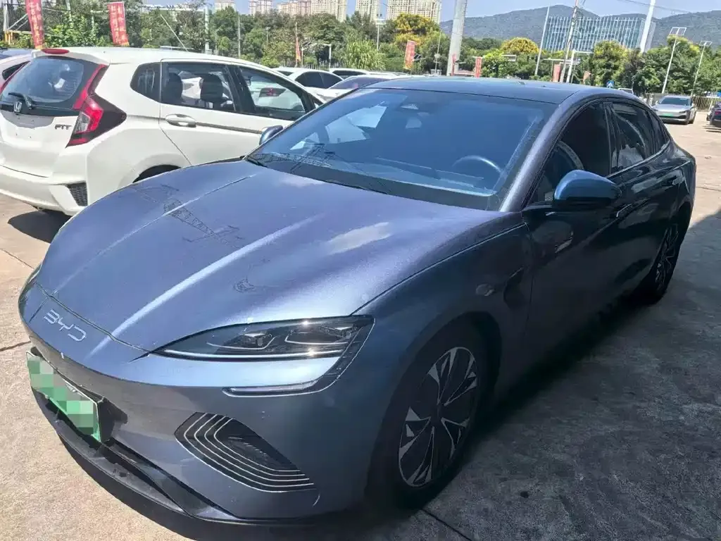 BYD Seal — фото 1