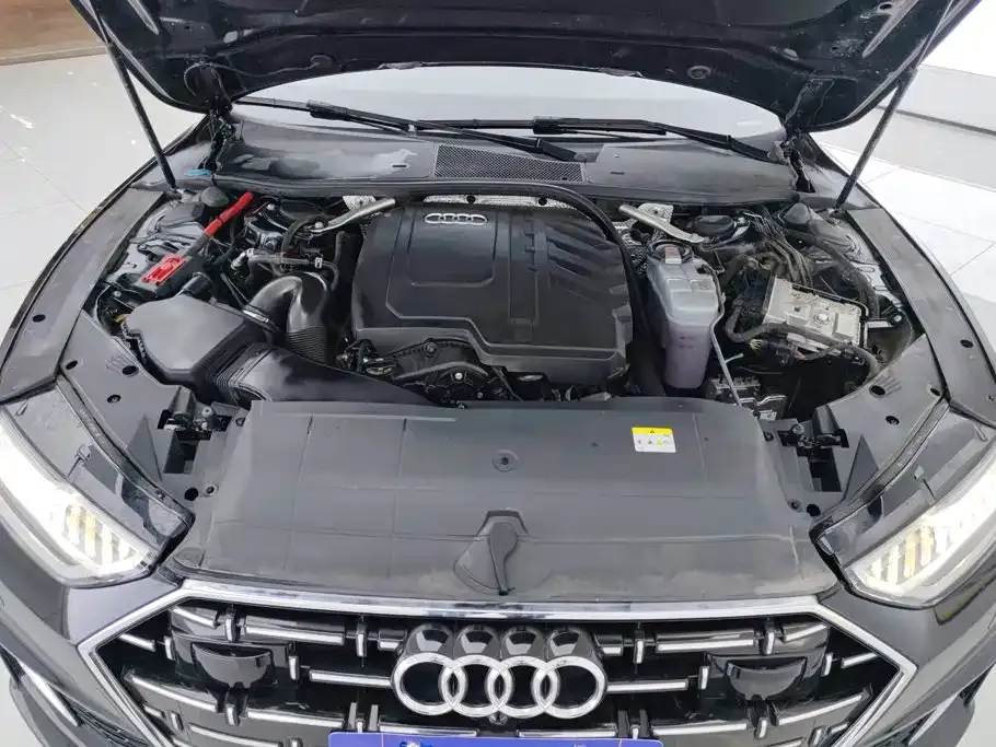Audi A7L — фото 5