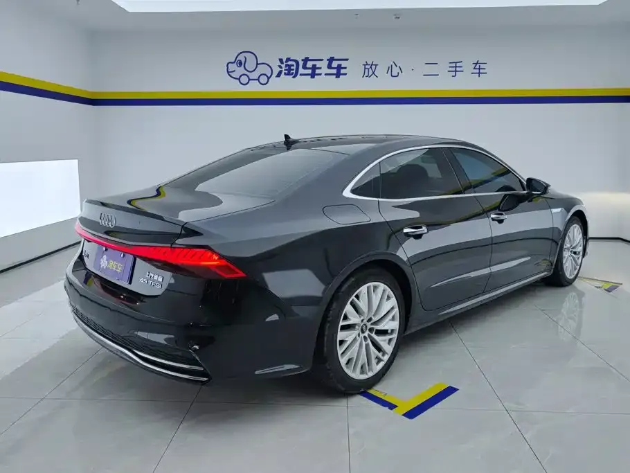 Audi A7L — фото 6