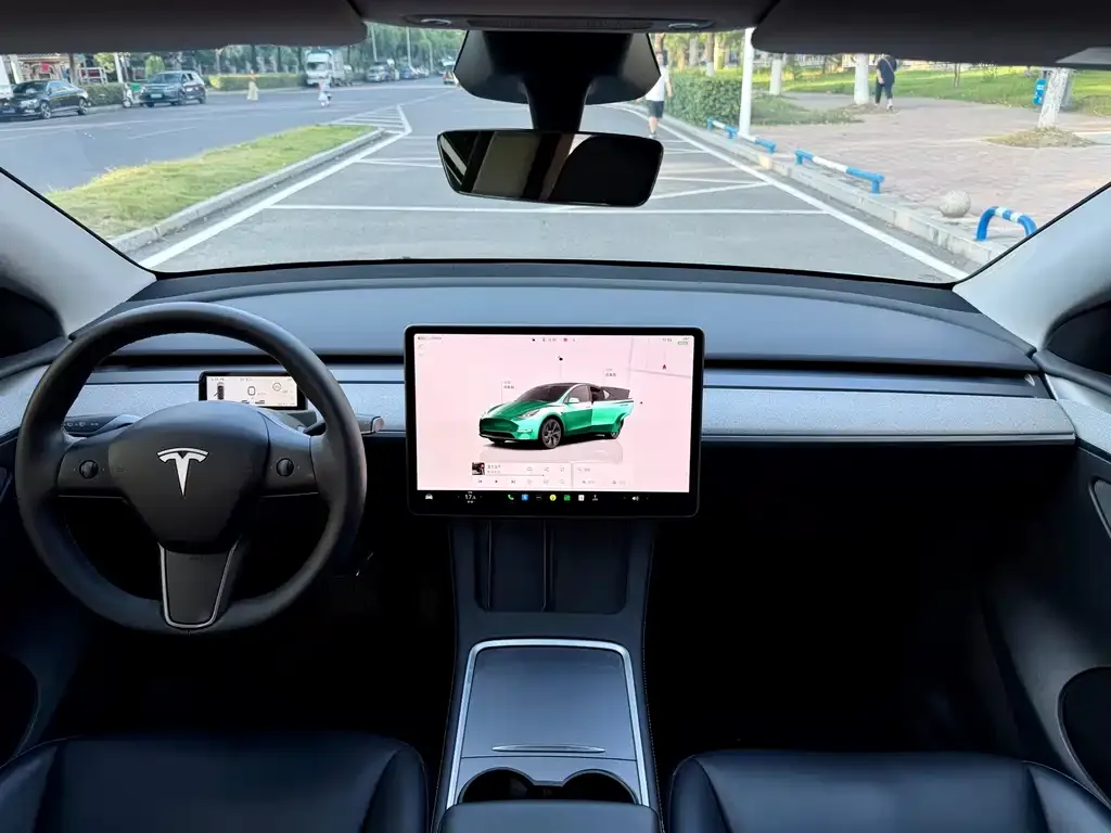 Tesla Model Y — фото 4