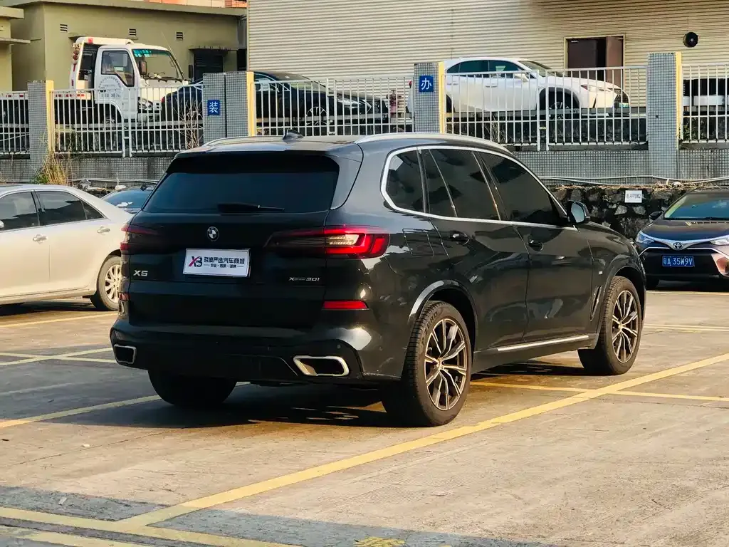 BMW X5 (Import) — фото 10