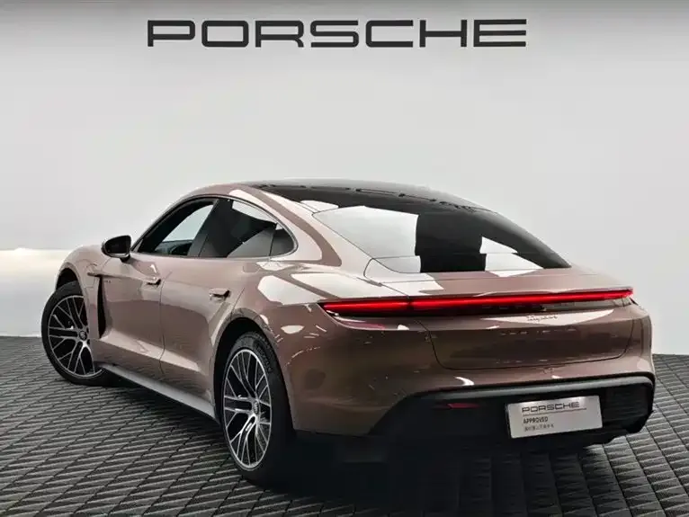 Porsche Taycan — фото 7