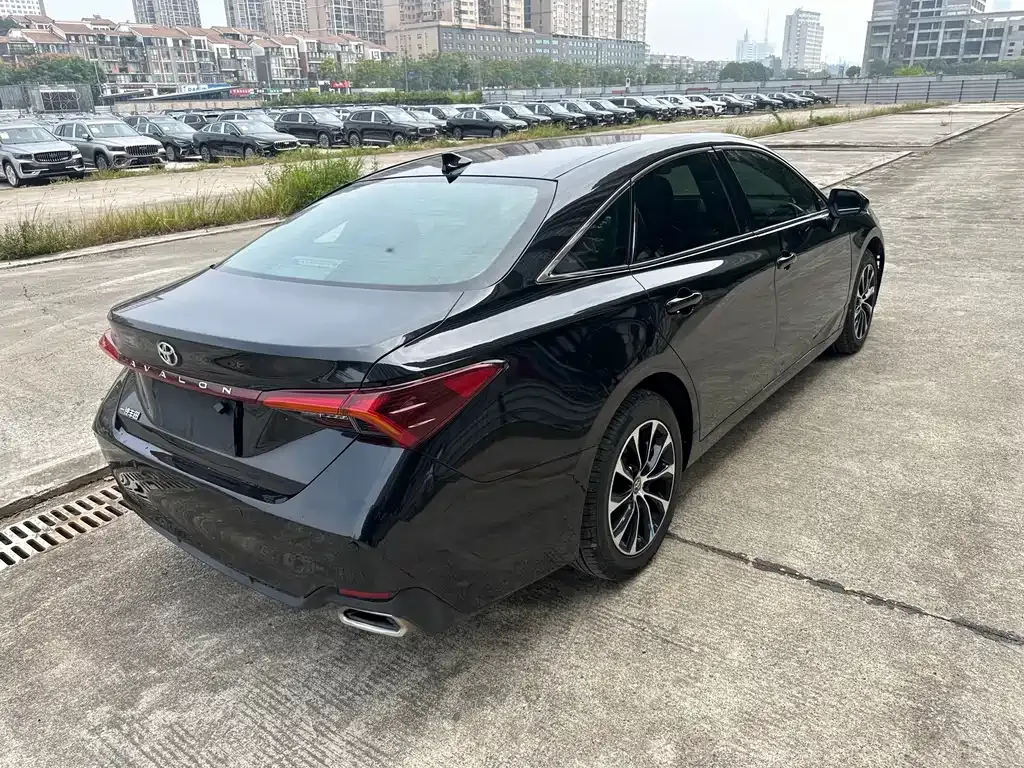 Toyota Avalon — фото 10