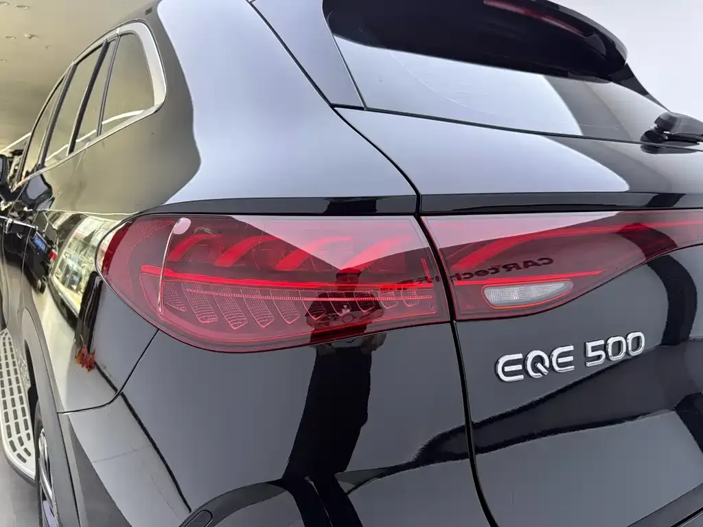 Mercedes-Benz EQE SUV — фото 2