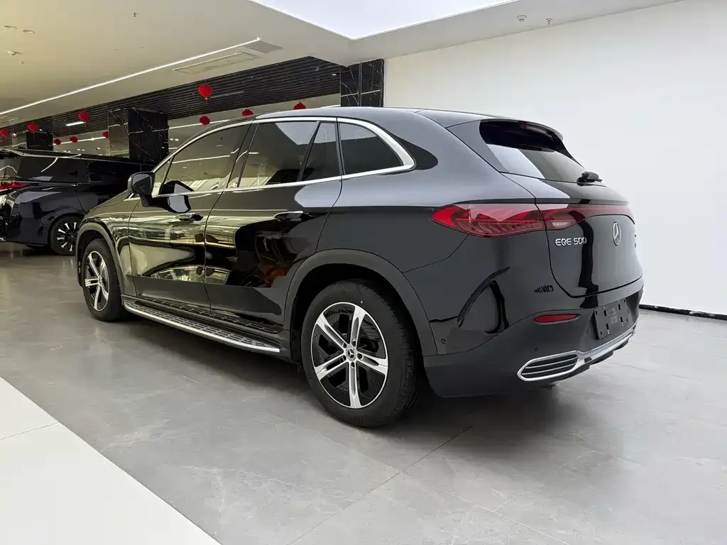 Mercedes-Benz EQE SUV — фото 10