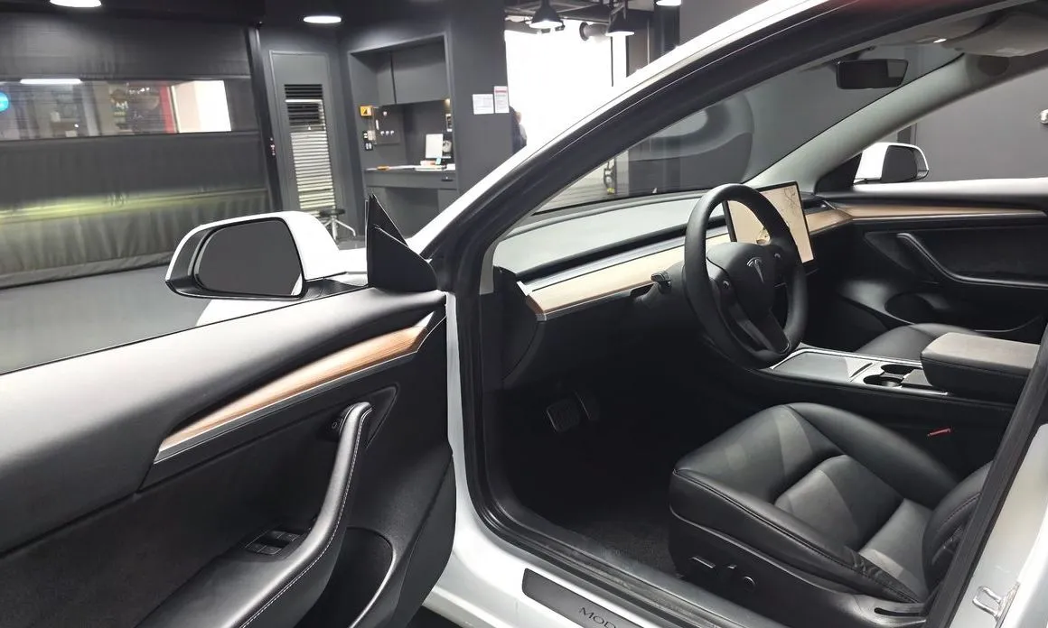 Tesla Model 3 — фото 6