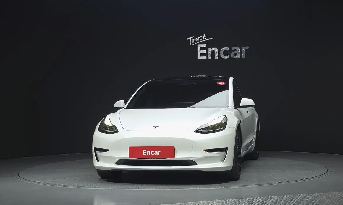 Tesla Model 3 — фото 3