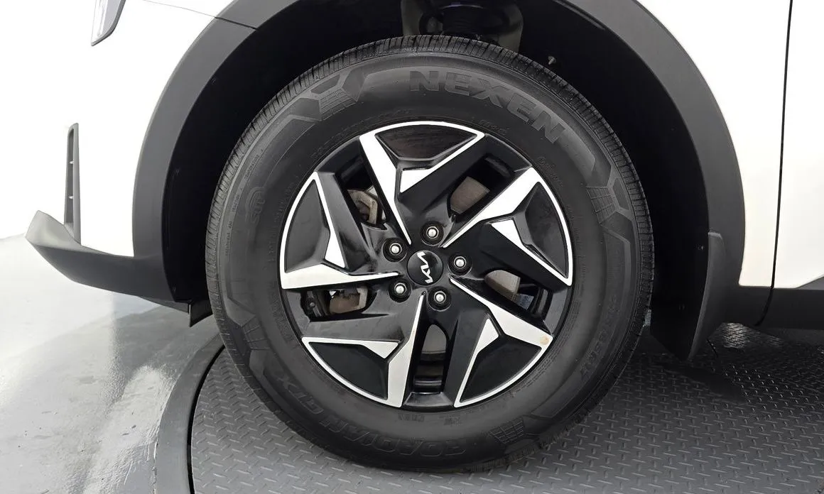 Kia Sorento — фото 6