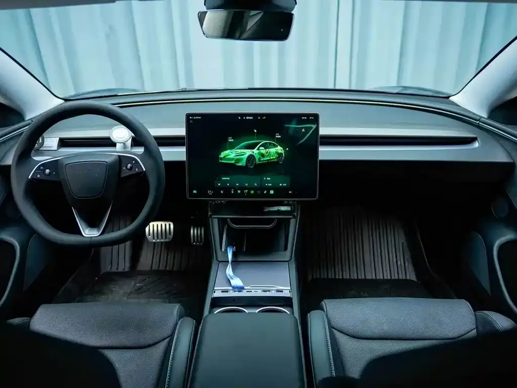 Tesla Model 3 — фото 2