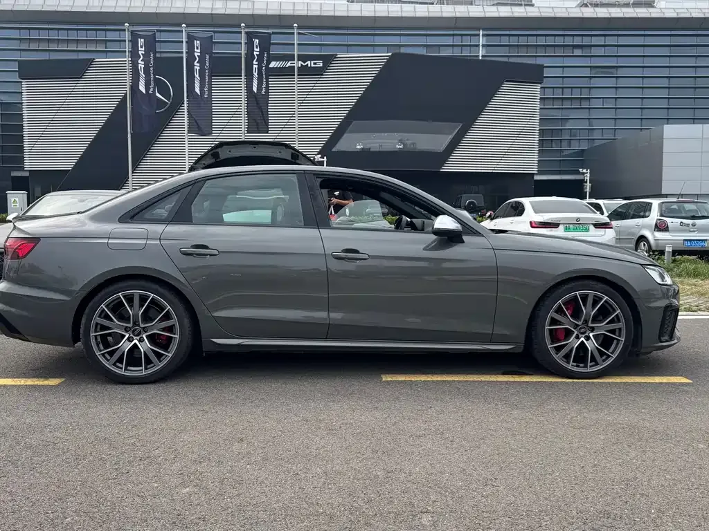 Audi S4 — фото 4