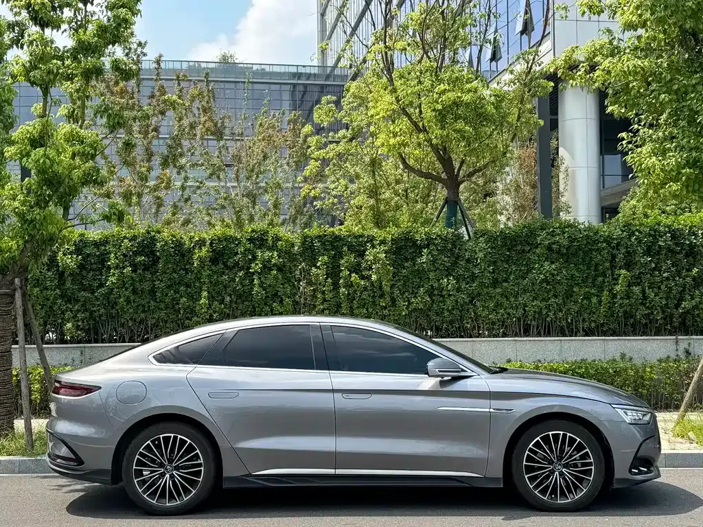 BYD Han — фото 10