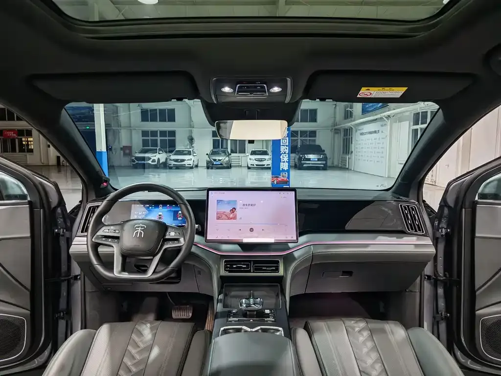 BYD L DM-i — фото 3