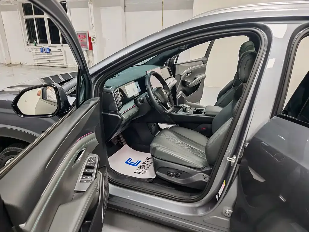 BYD L DM-i — фото 8