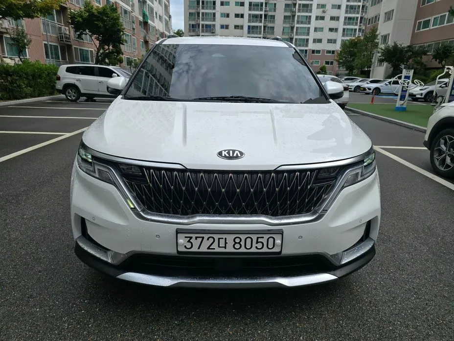 Kia Carnival — фото 1