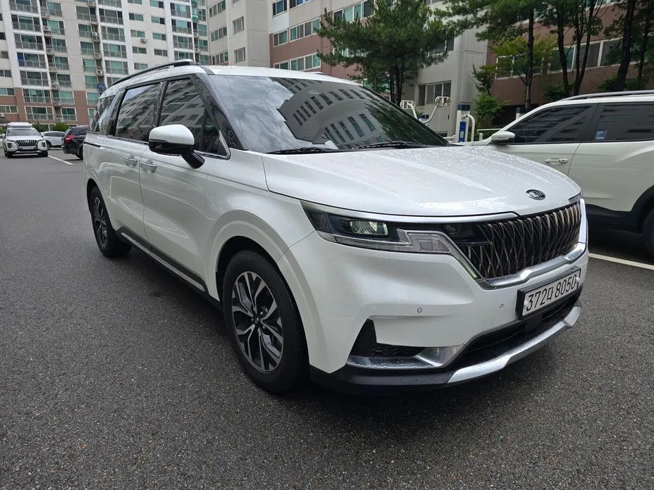 Kia Carnival — фото 10