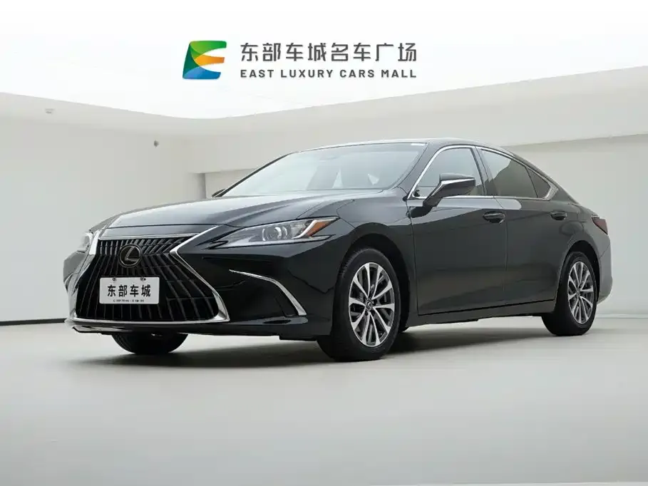 Lexus ES — фото 1