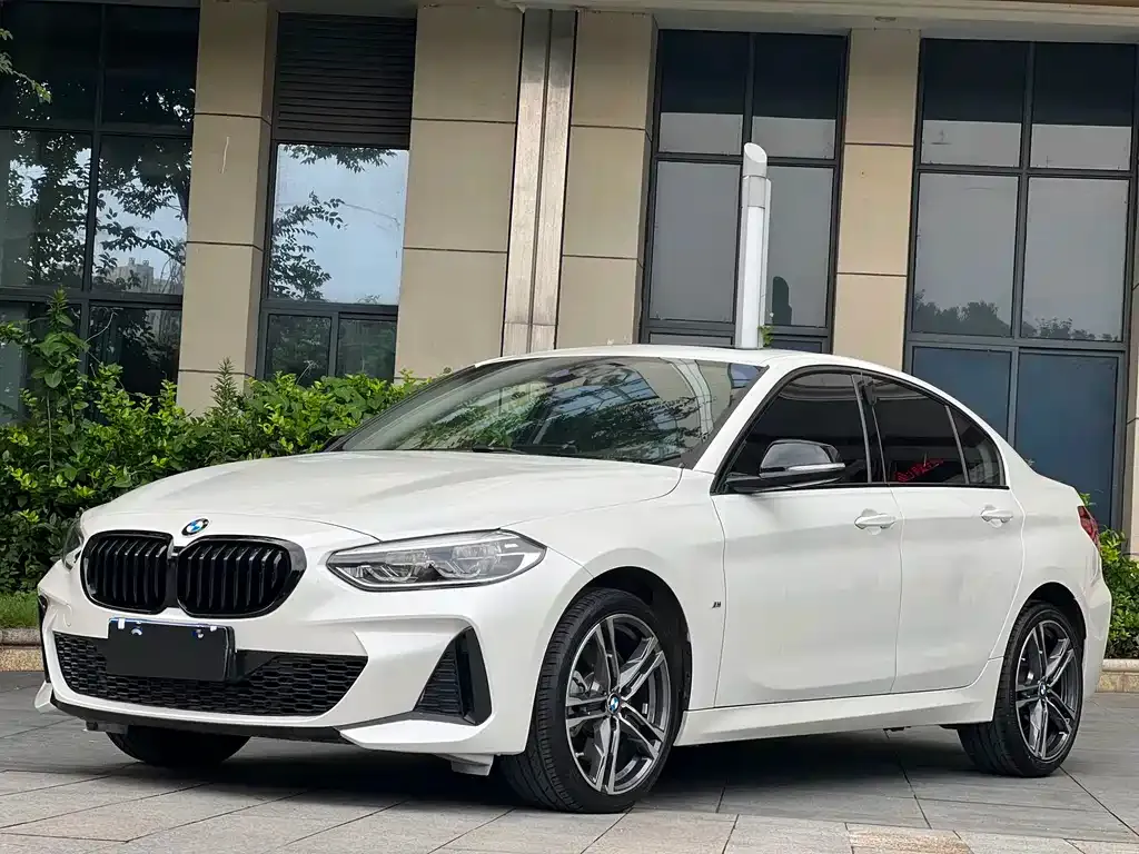 BMW 1 Series — фото 1
