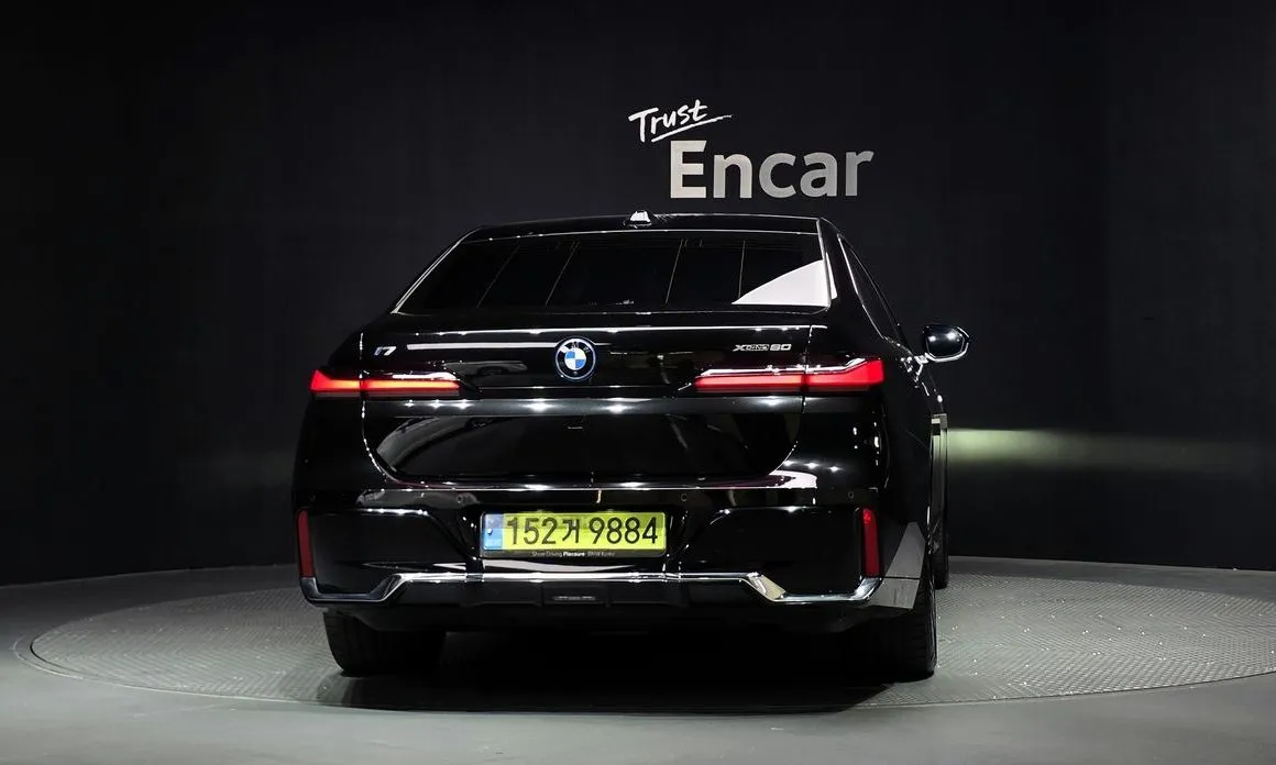 BMW i7 — фото 5