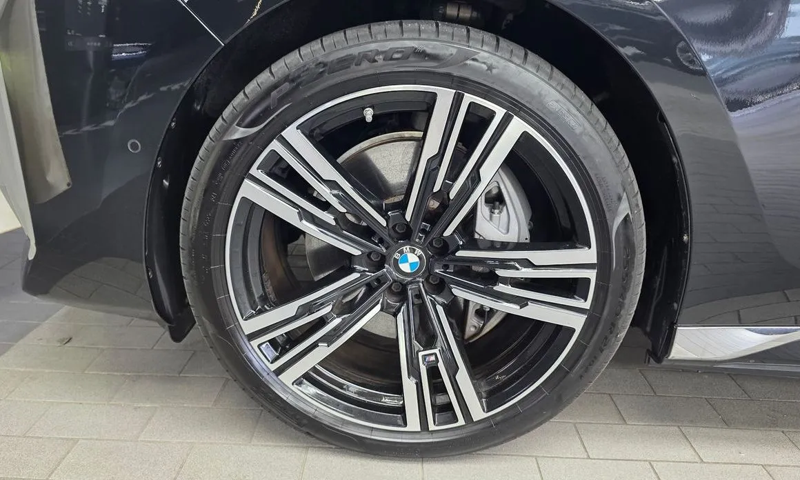 BMW i7 — фото 2
