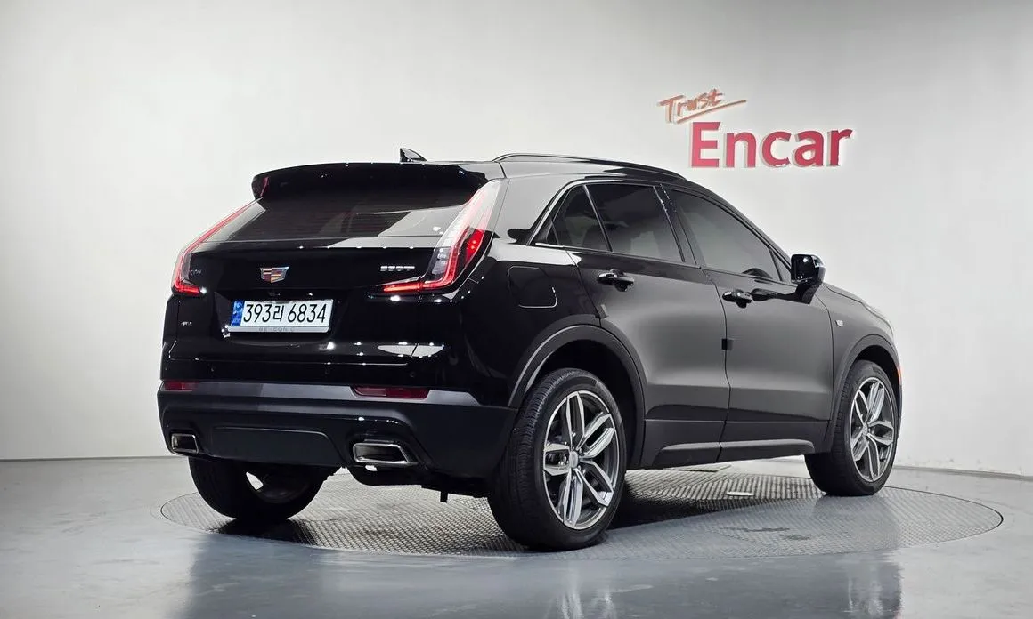 Cadillac XT4 — фото 10
