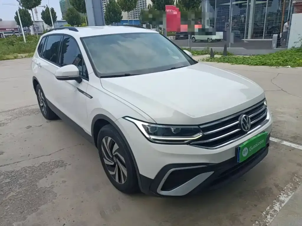 Volkswagen Tiguan L — фото 5