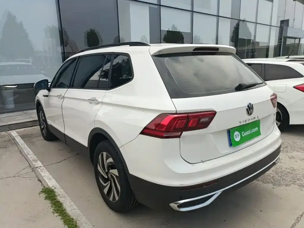 Volkswagen Tiguan L — фото 6