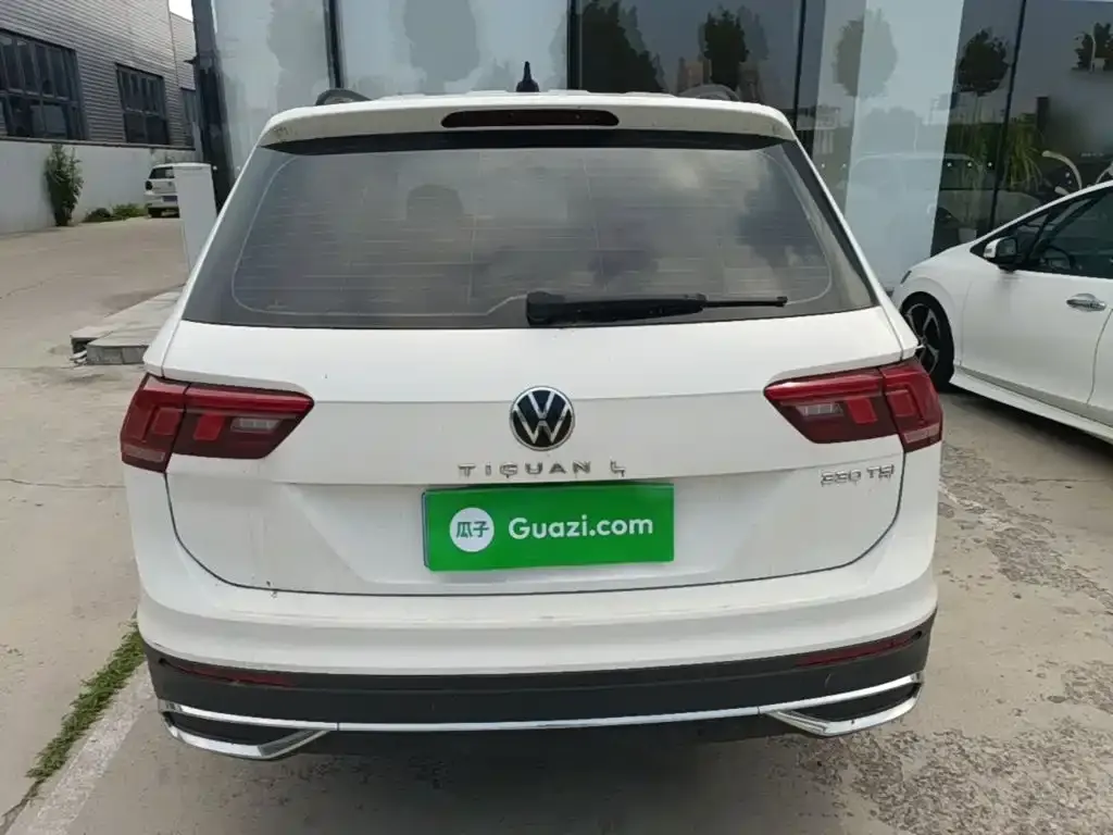Volkswagen Tiguan L — фото 3