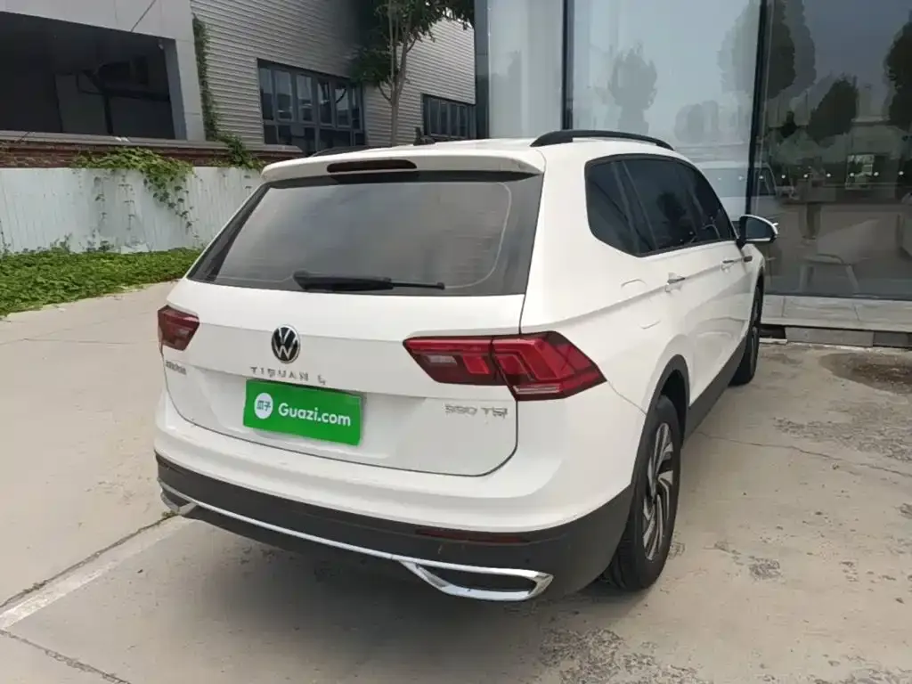 Volkswagen Tiguan L — фото 4