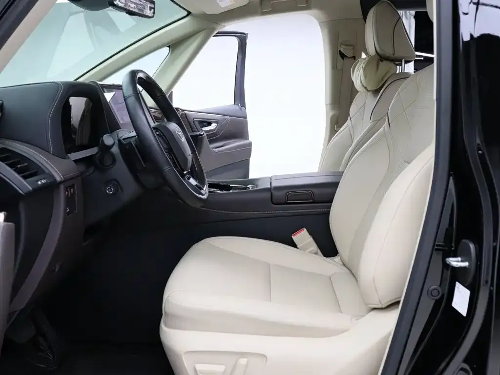 Toyota Alphard — фото 6